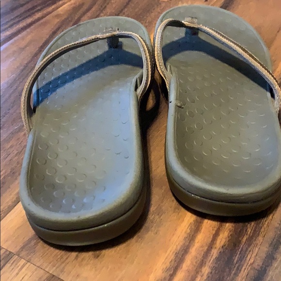 Vionic Sandals - Picture 4 of 6